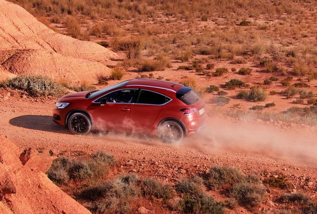 ds_4_crossback_terre_rouge_3