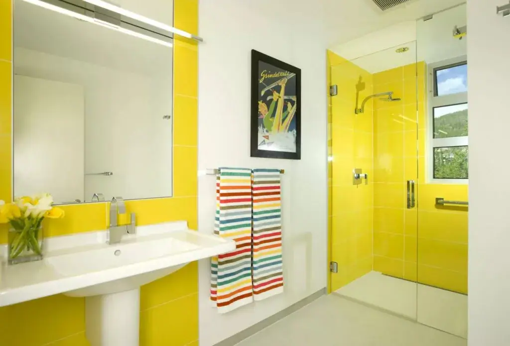 colores para cuartos de bano pequenos amarillo 1024x695 1 - Gil Stauffer