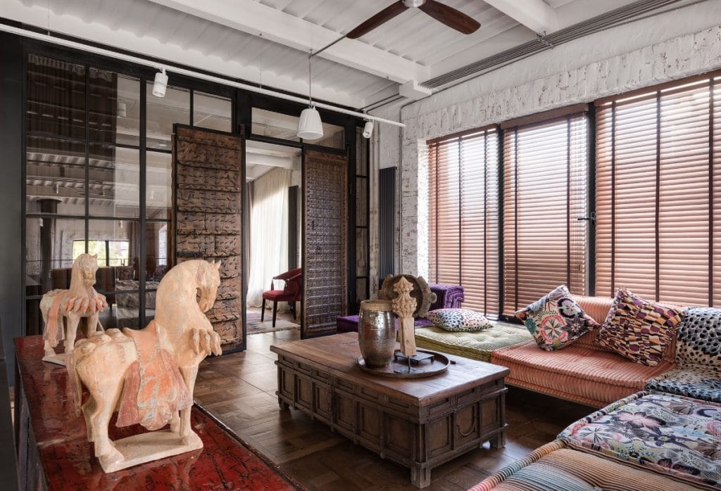 elegant-eclectic-living-room-1024x698 elegant-eclectic-living-room-1024x698 ecletic living rooms 51 Eclectic Living Rooms With Tips And Ideas To Help You Decorate Yours elegant eclectic living room 1024x698