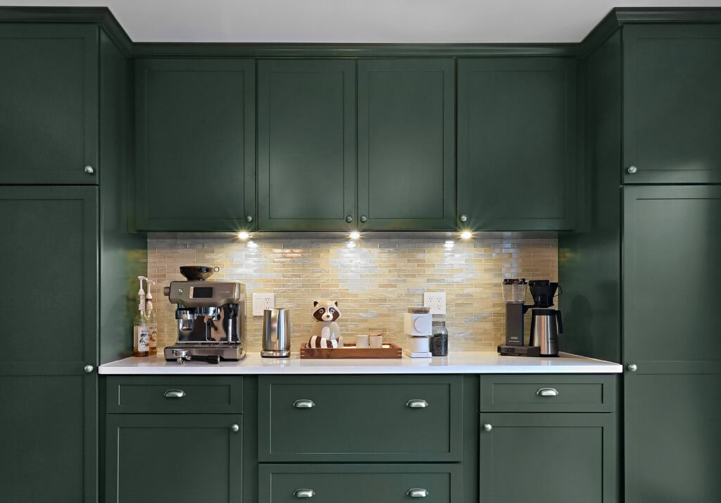 COFFEE BAR WITH UNDERMOUNT LIGHTING