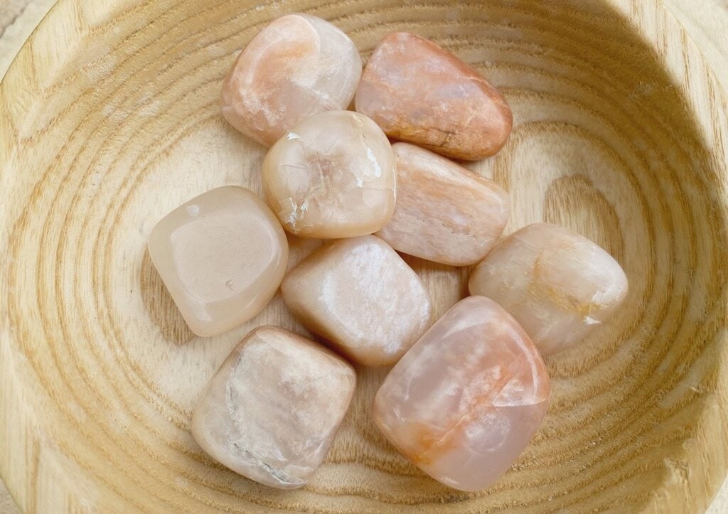 Spiral Crystals UK - Moonstone Tumblestone