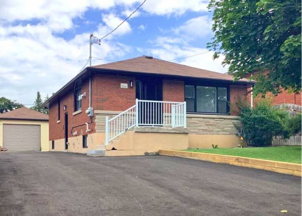 Neighbourhood - 229 West 18th