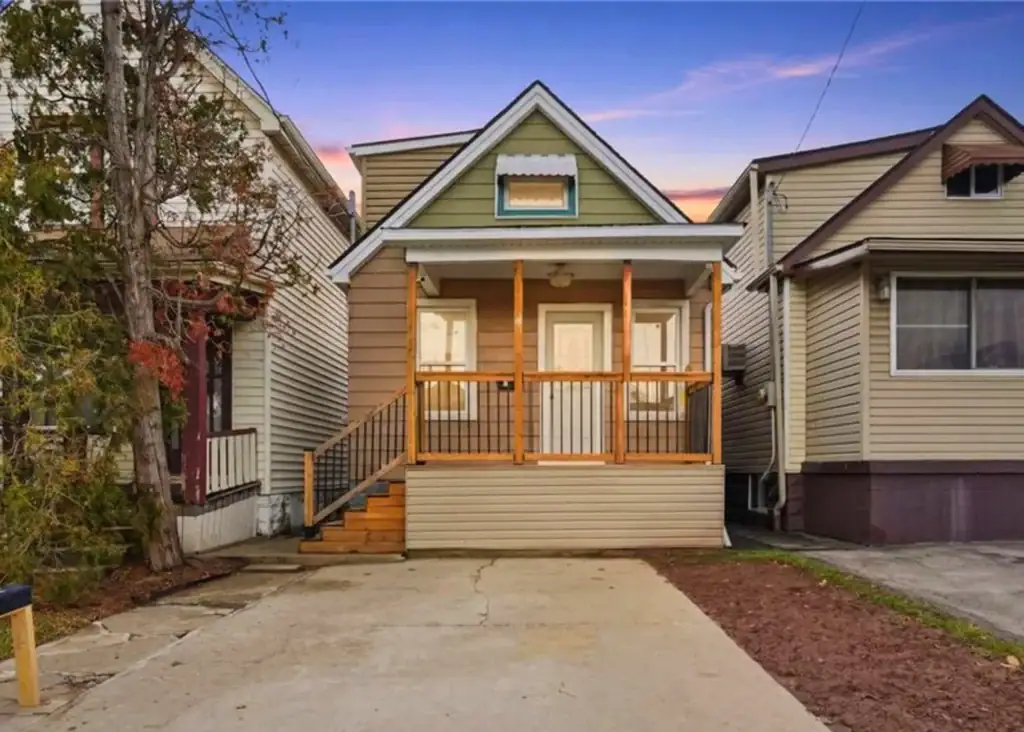 61 GRAHAM Avenue N