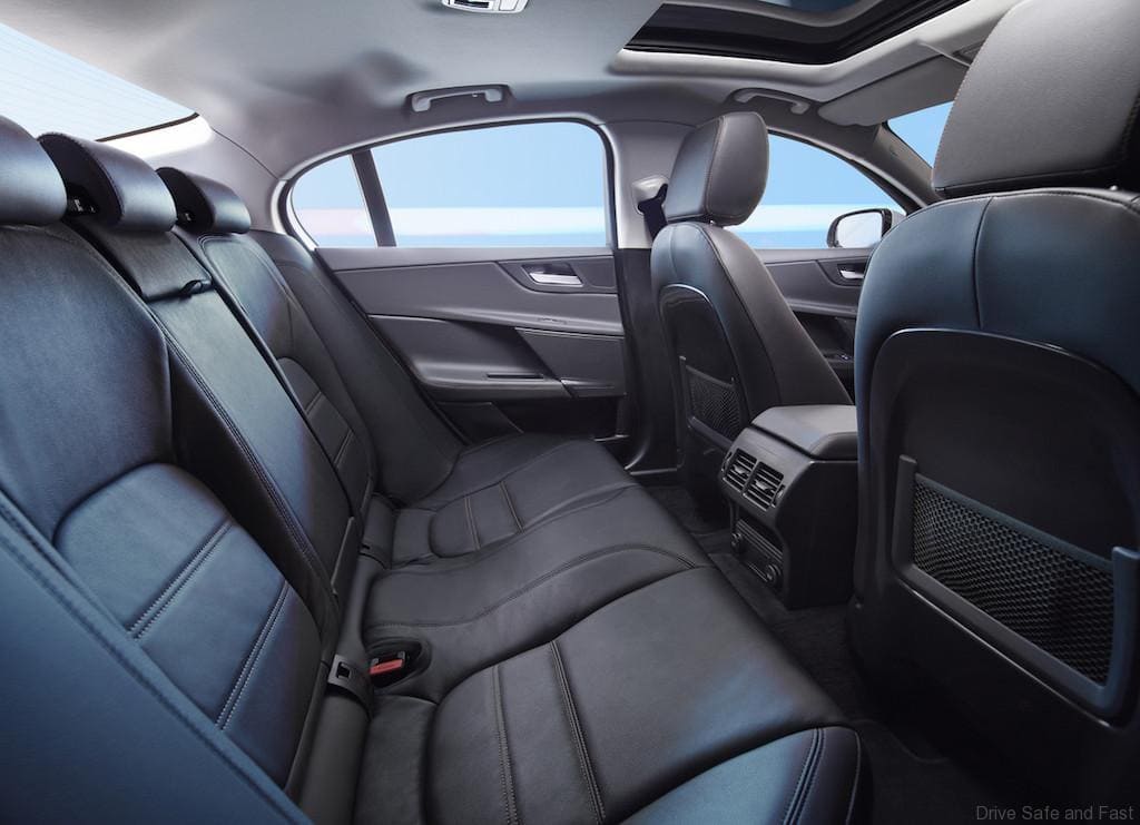 jaguar_xe_3