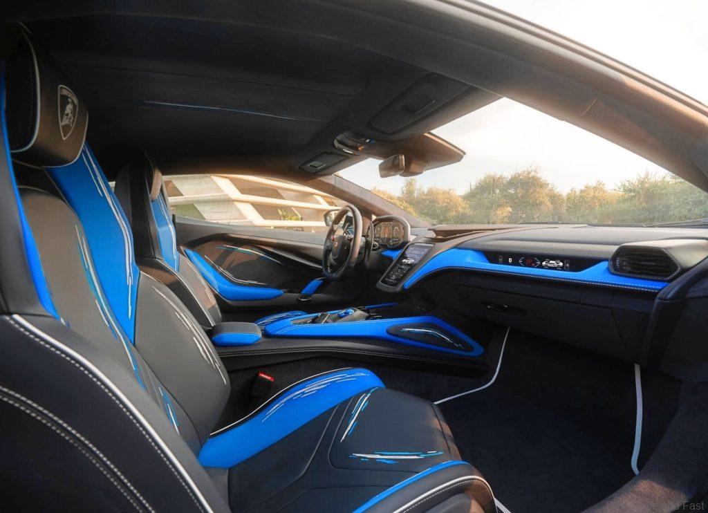 Lamborghini Revuelto interior