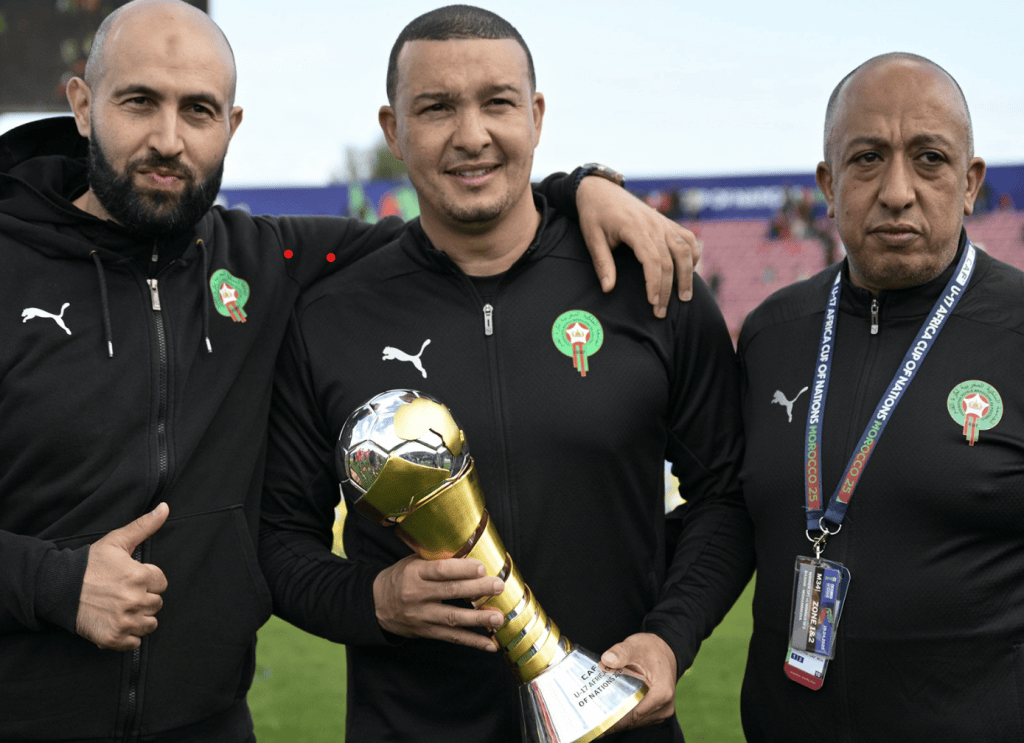 alt= Baha élu meilleur entraîneur