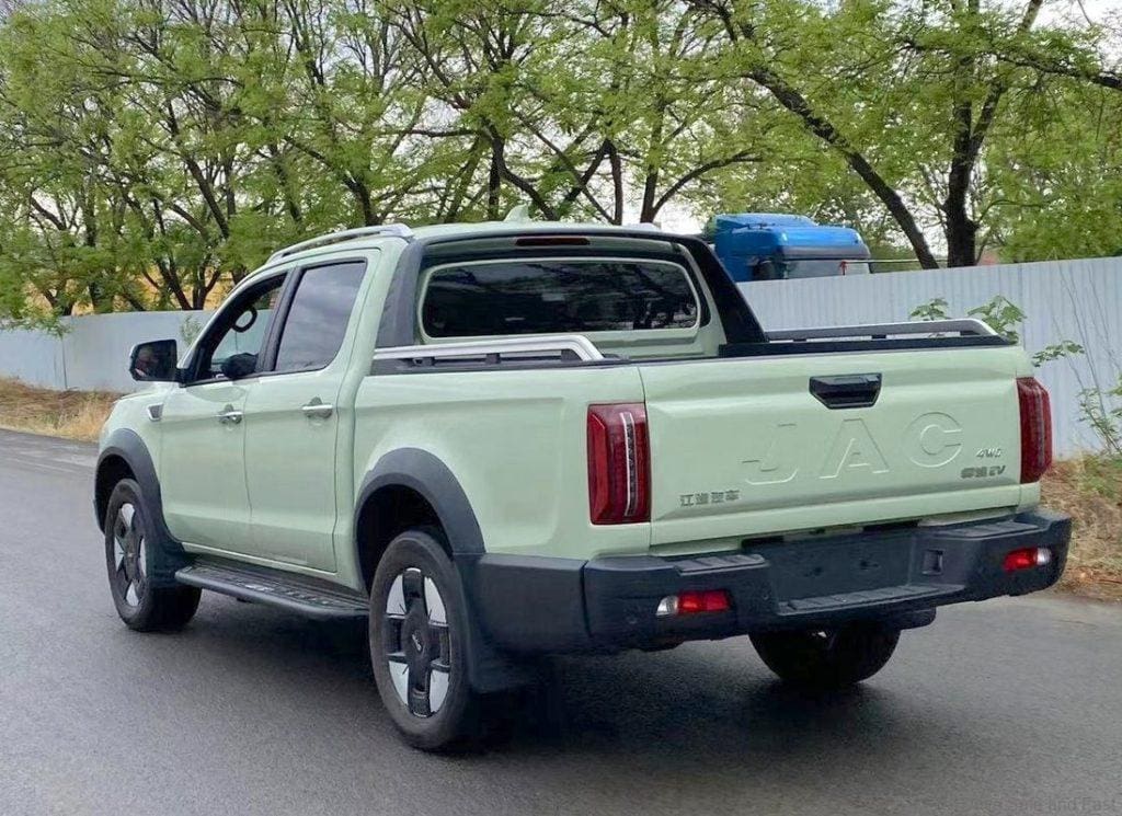 More Chinese Pickup Trucks Coming To Malaysia In 2024