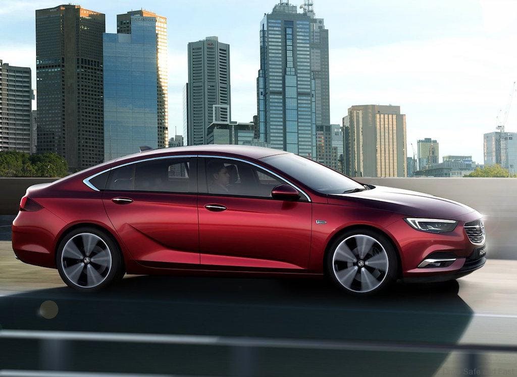 holden-commodore-2018-2