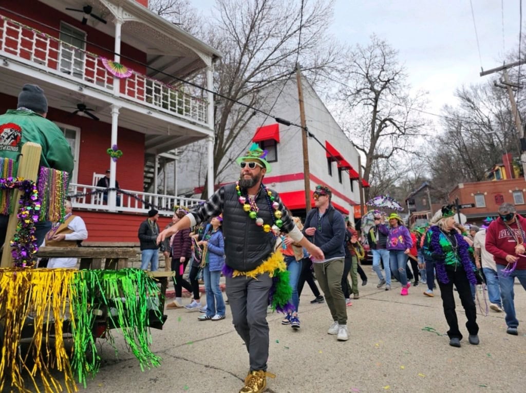 Elmwood House in Eureka Springs on the parade route