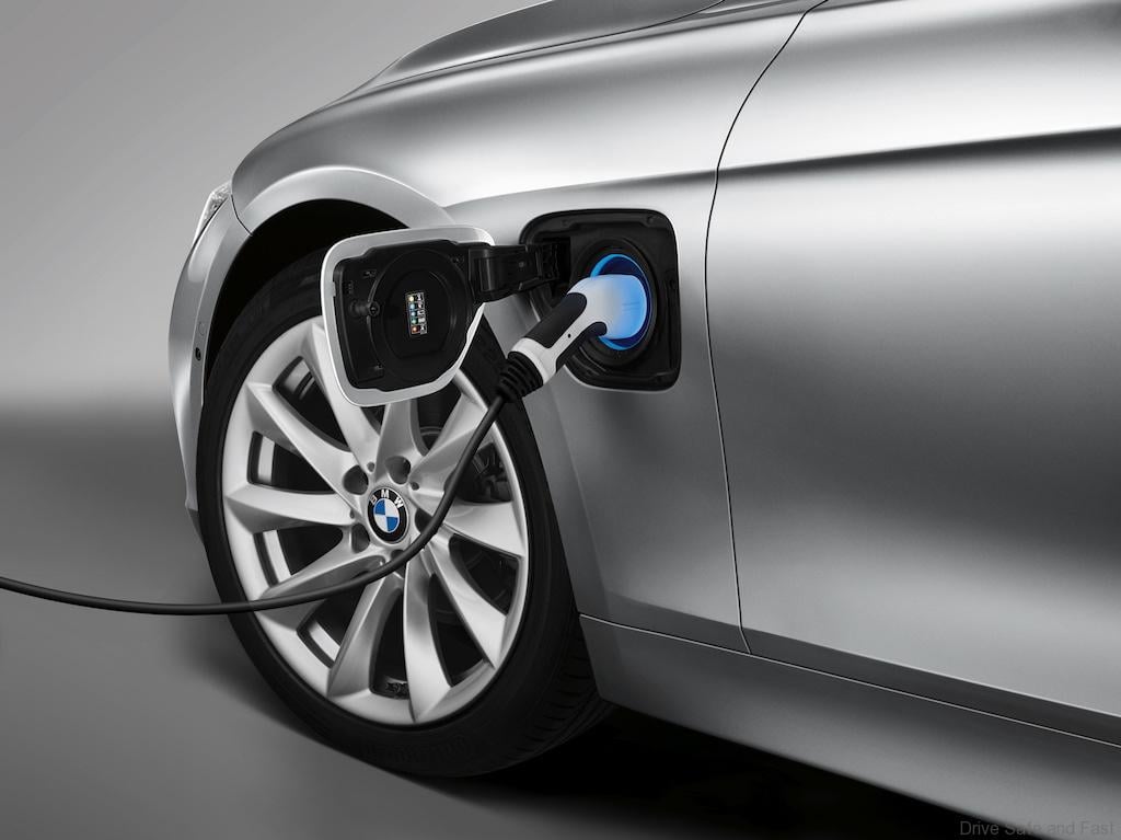 bmw-330e-hybrid-1