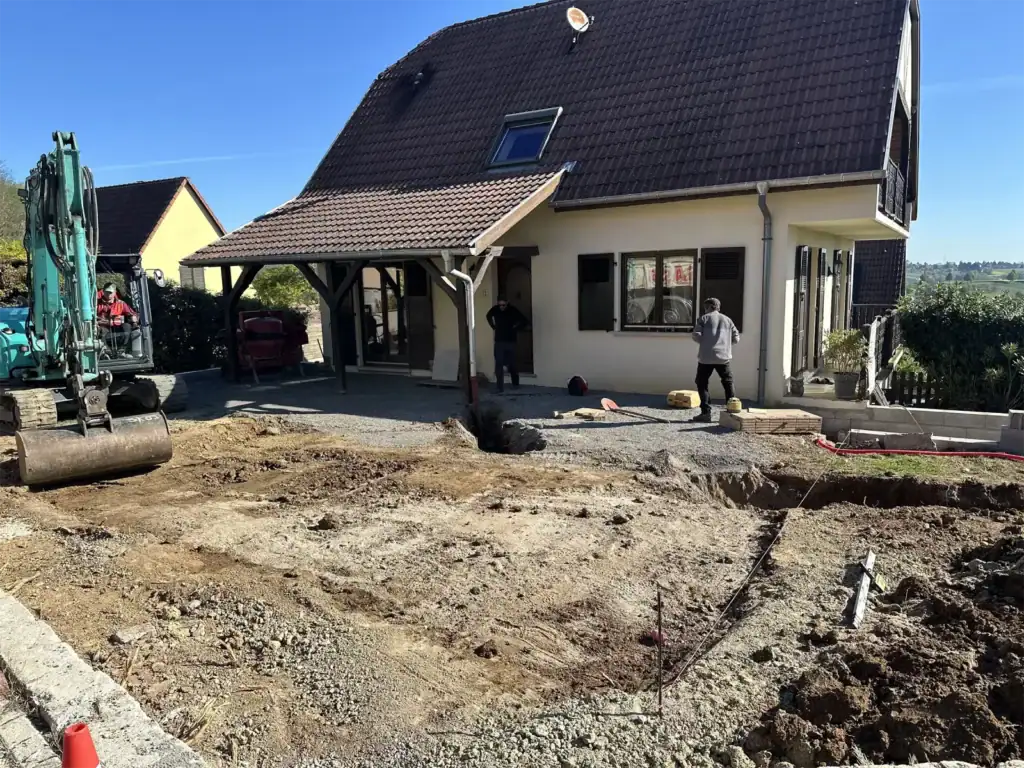 Terrassement pour pose d'une piscine coque à Kuttolsheim, Haut-Rhin