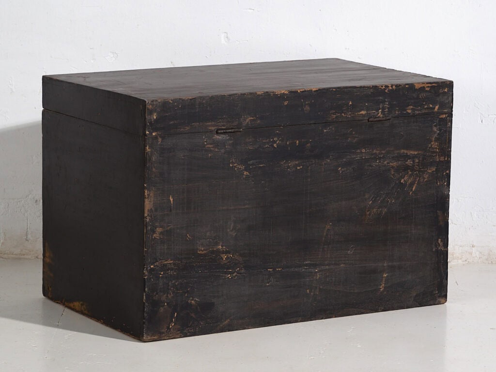 Baúl de madera antiguo con ilustraciones de flores de lotus (China, c.1900) #18