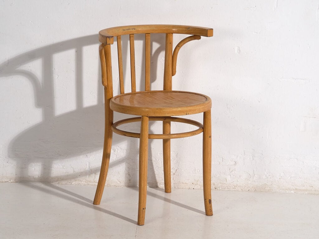 Sillas antiguas con reposabrazos (c.1920). Conjunto de 4 piezas #1