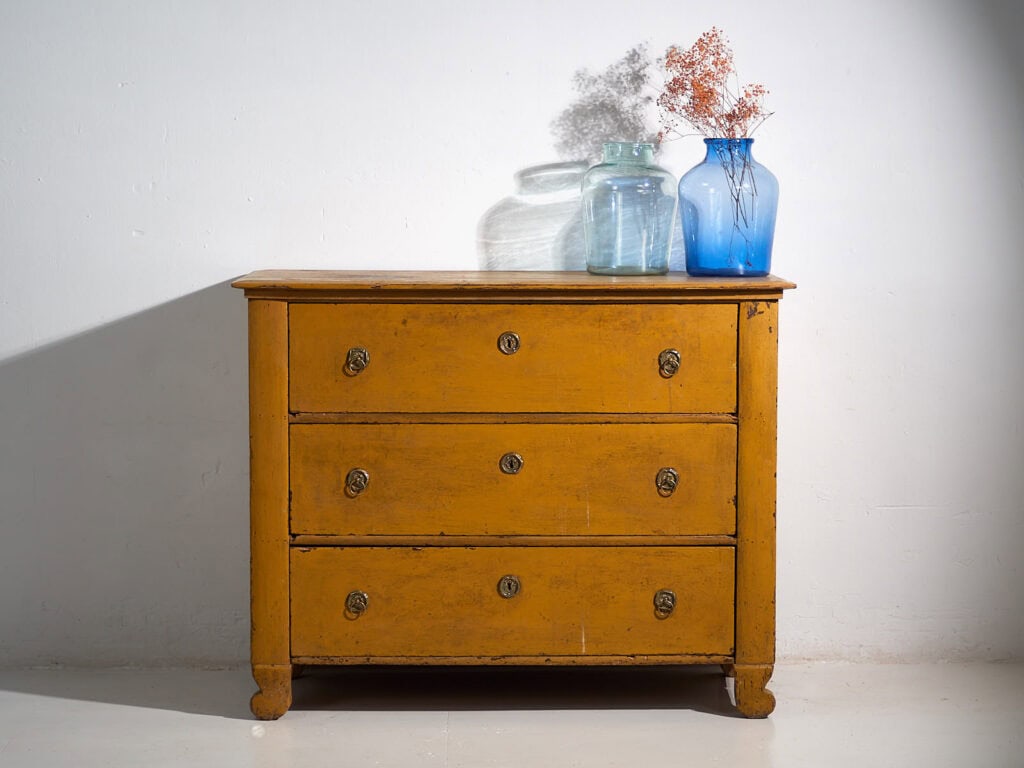 Commode ancienne à patine ocre (vers 1920) #76