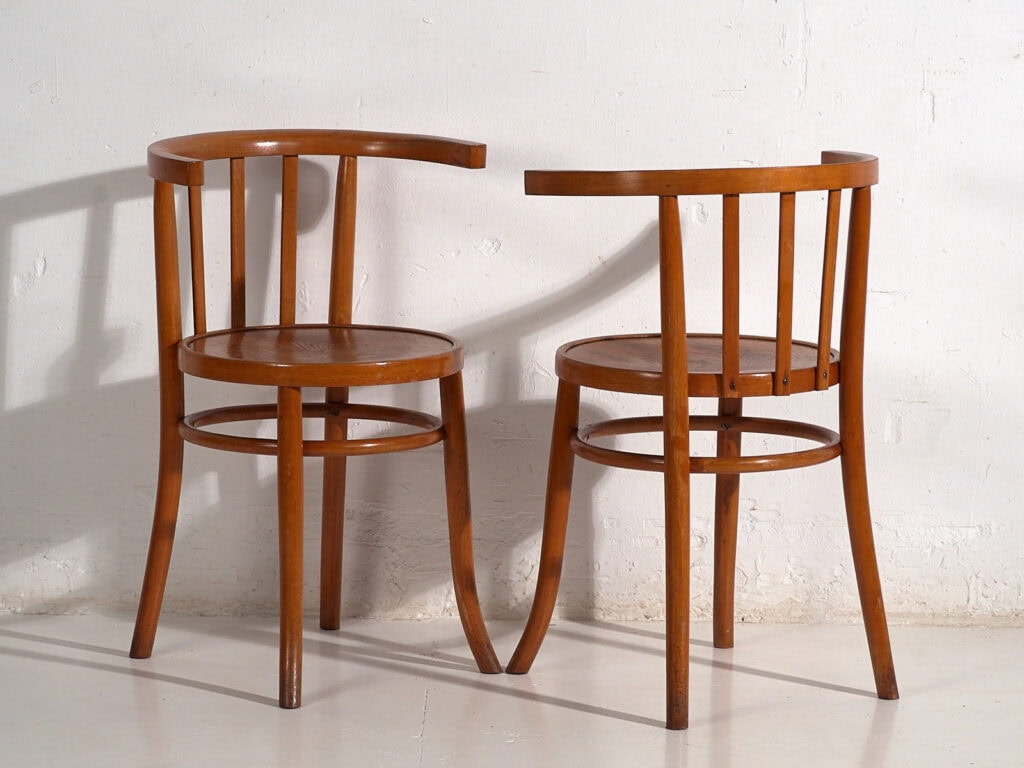Sillas antiguas de madera curvada con asiento grabado (c.1920). Conjunto de 4 piezas #1