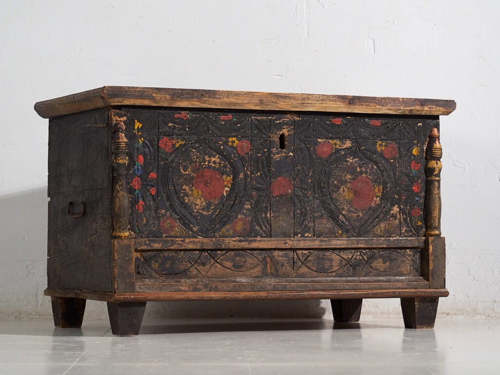 Antiguo cofre con decoración floral (c.1920) #8