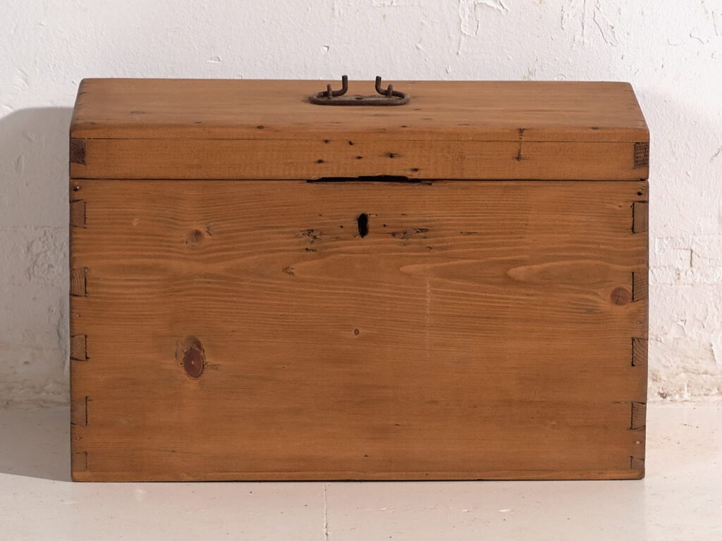 Small antique chest (c.1920) #11