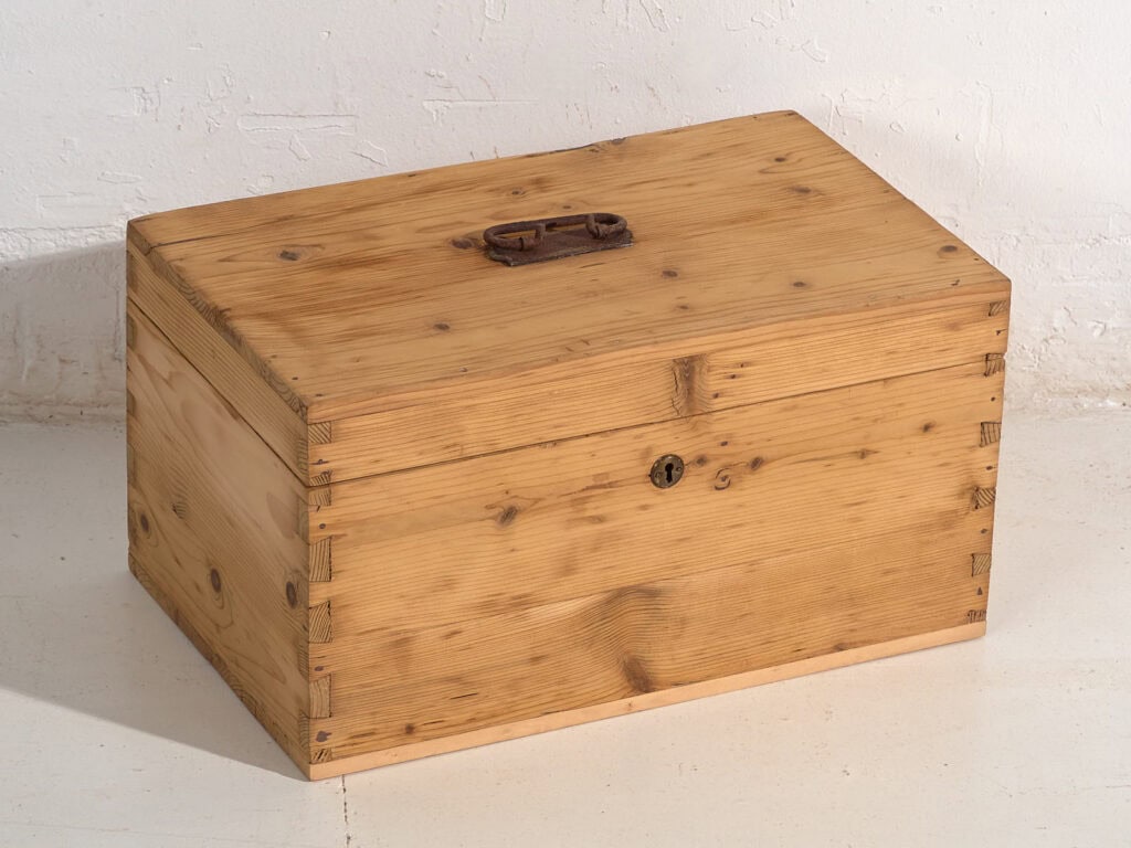 Antique travel chest (c.1920) #7