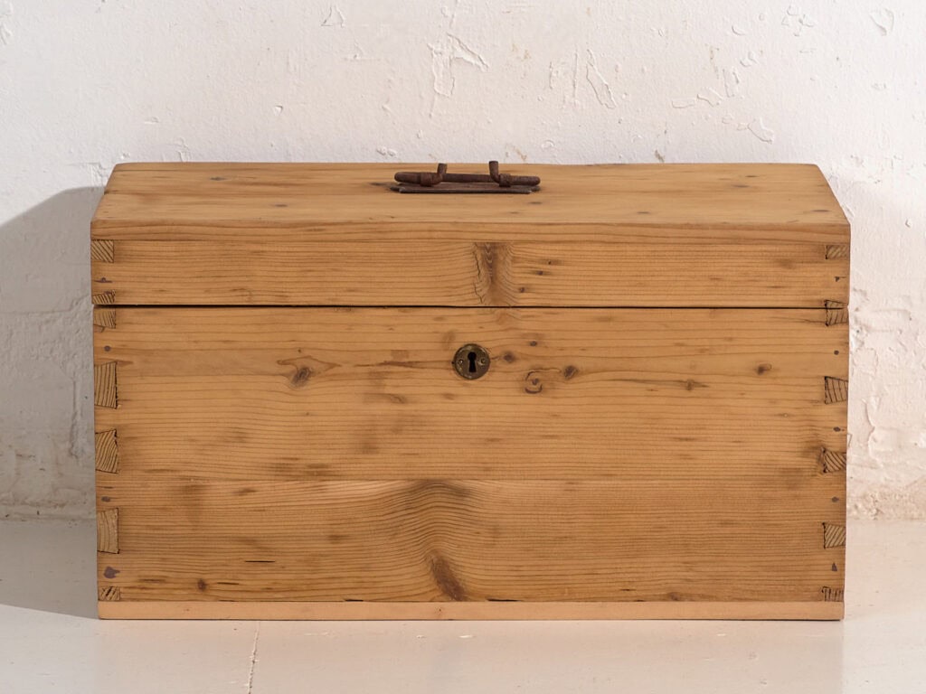 Antique travel chest (c.1920) #7