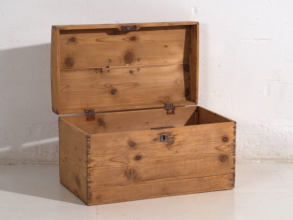 Small antique chest (c.1920) #8