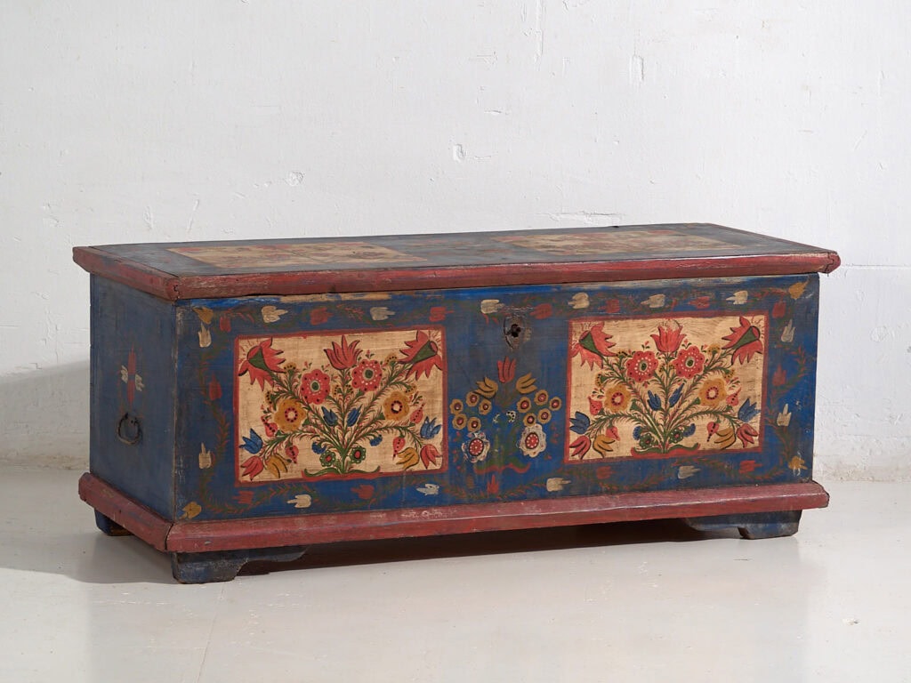 Coffre ancien d'art populaire (c.1870) #96