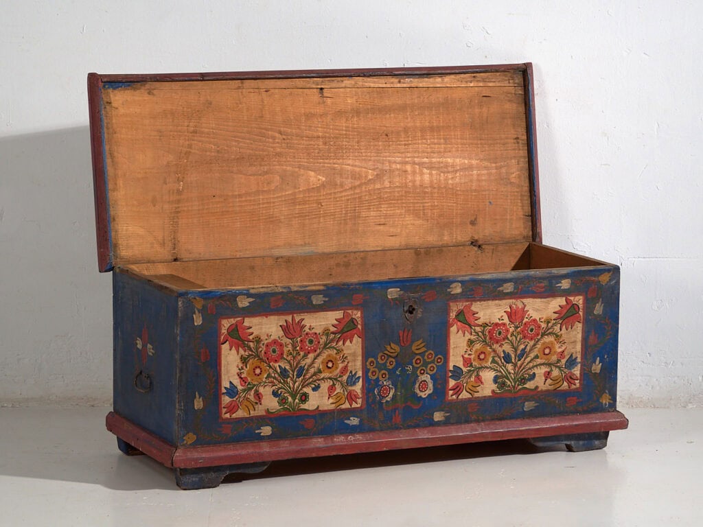 Coffre ancien d'art populaire (c.1870) #96