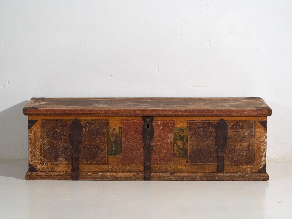 Antique folk art bridal trunk (c.1820) #103