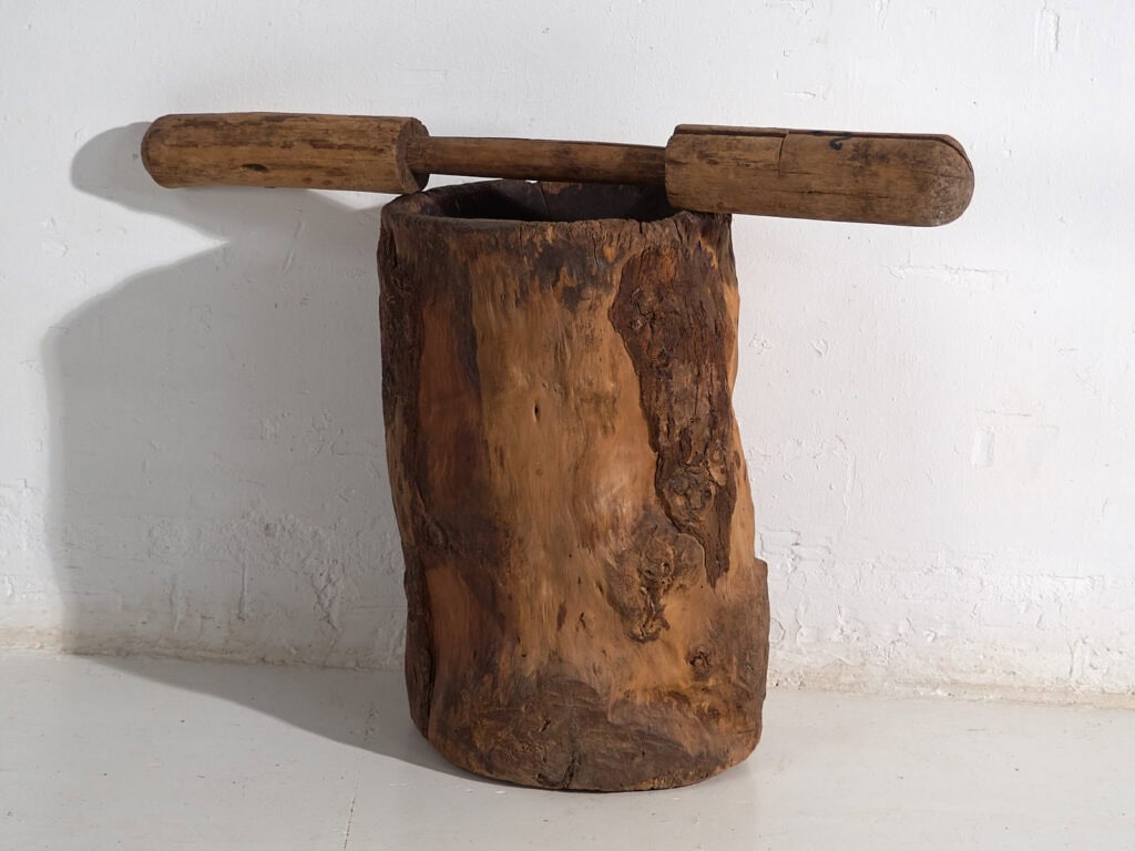 Antiguo mortero grande de estilo wabi-sabi (c.1920) #4