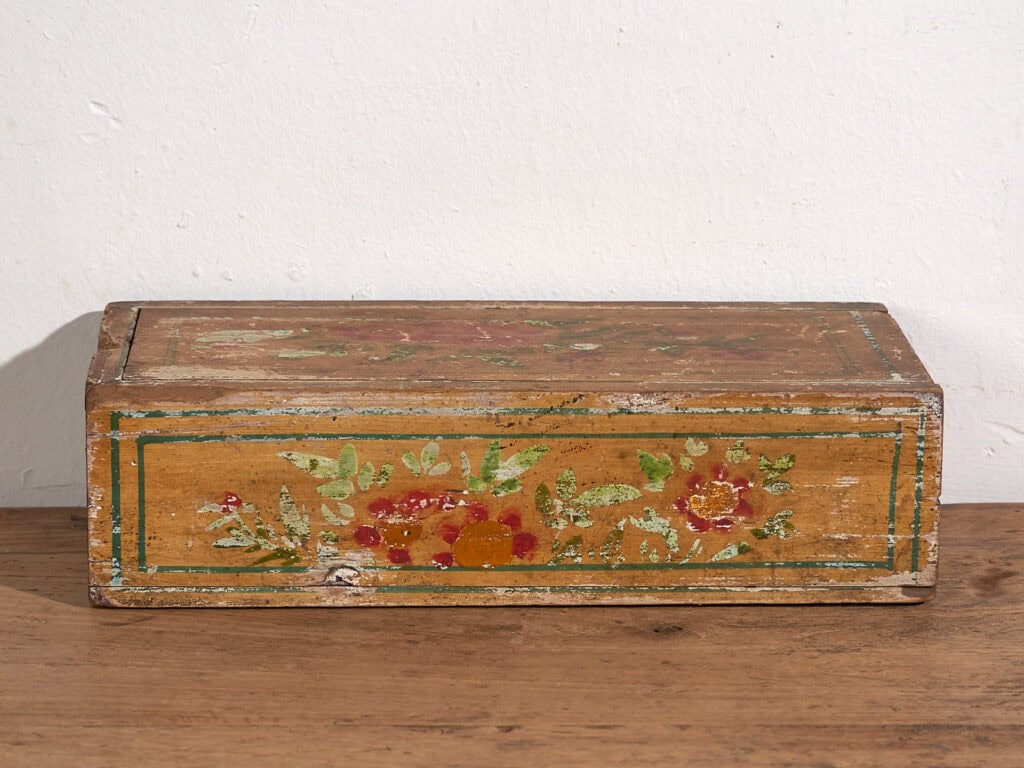 Ancienne boîte orientale jaune peinte à la main (c.1900) #25