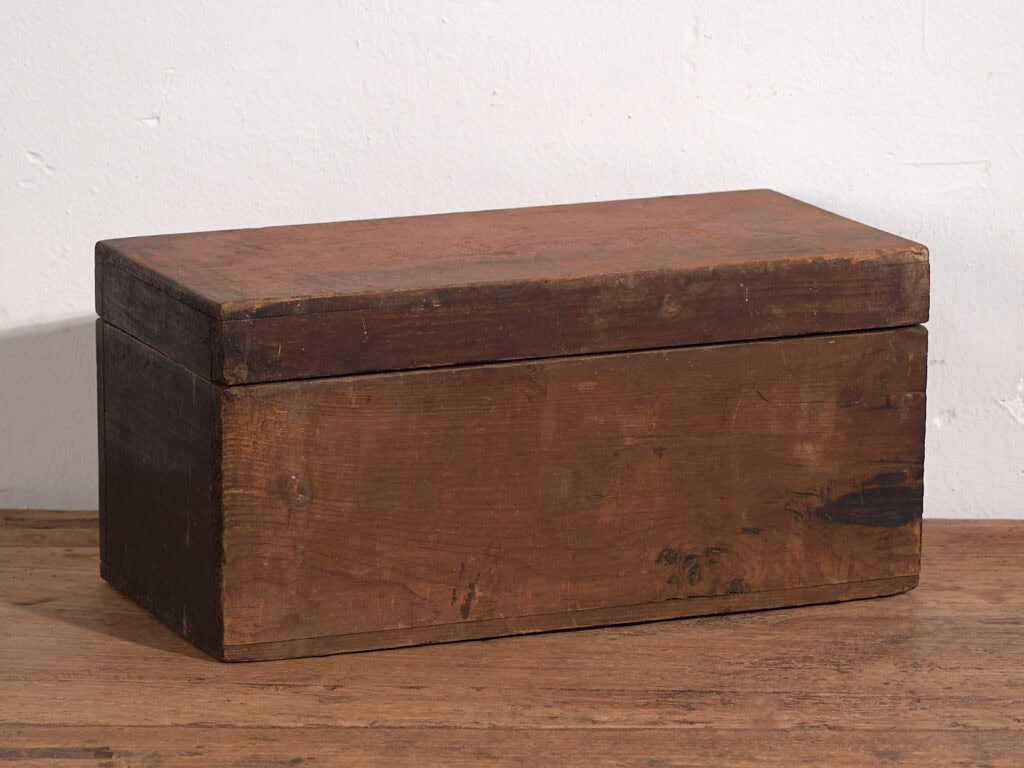 Pequeño cofre antiguo de color ocre (c.1900) #37