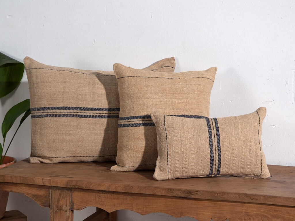 Coussin ancien en lin avec rayures bleu marine #3