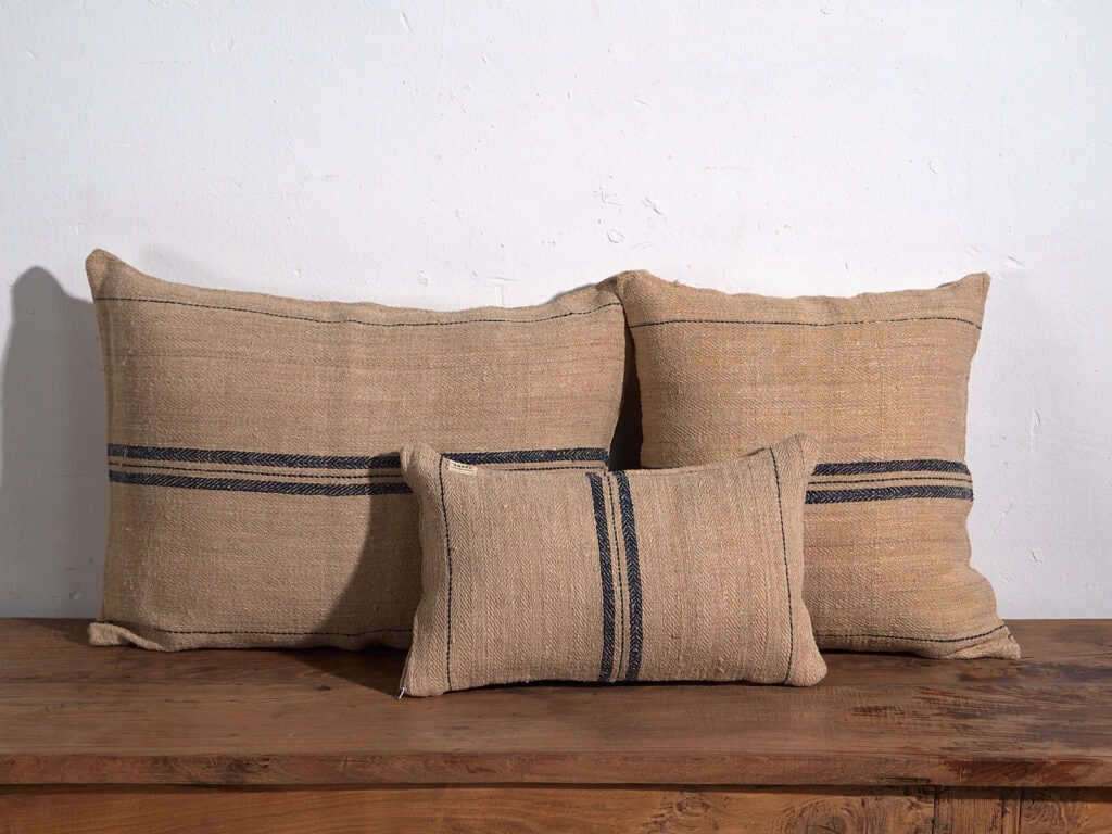 Coussin ancien en lin avec rayures bleu marine #3