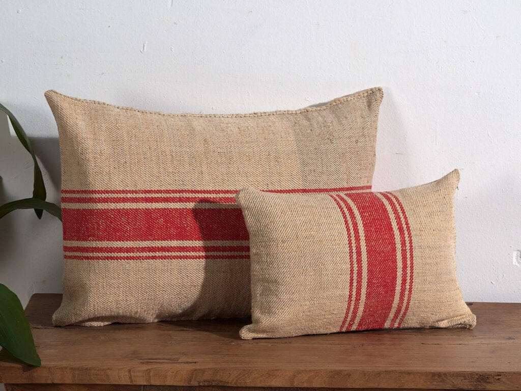 Red antique linen cushions. Set of 2 pieces #2