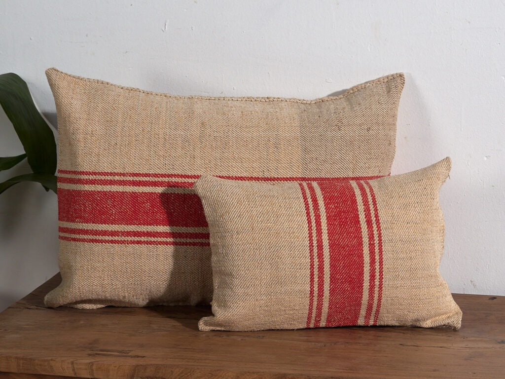 Red antique linen cushions. Set of 2 pieces #2