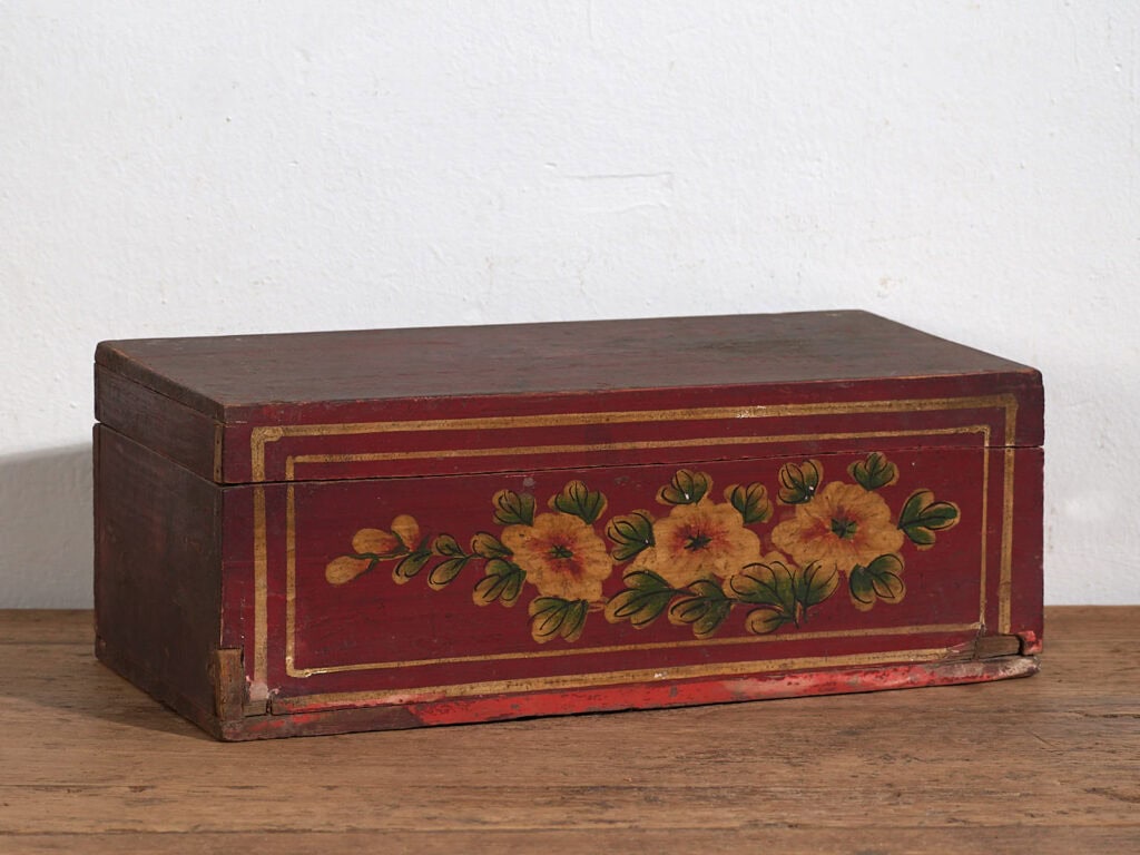 Antique Chinese box with floral details (c.1900) #15