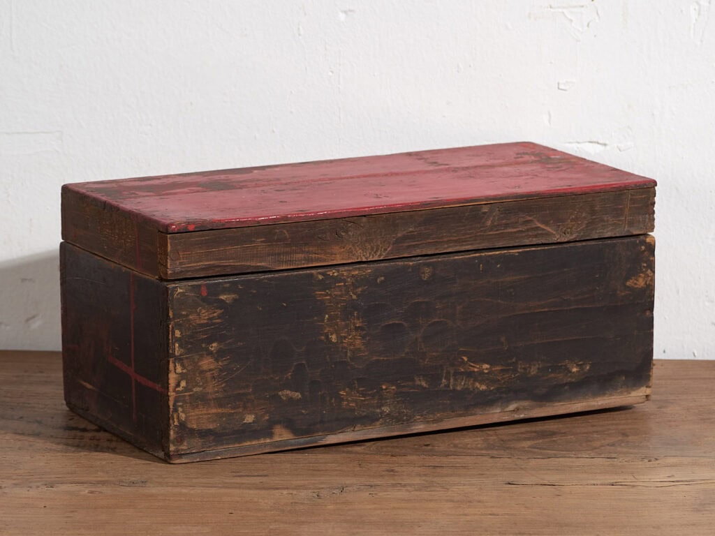 Petit coffre ancien à motifs floraux (vers 1900) #39