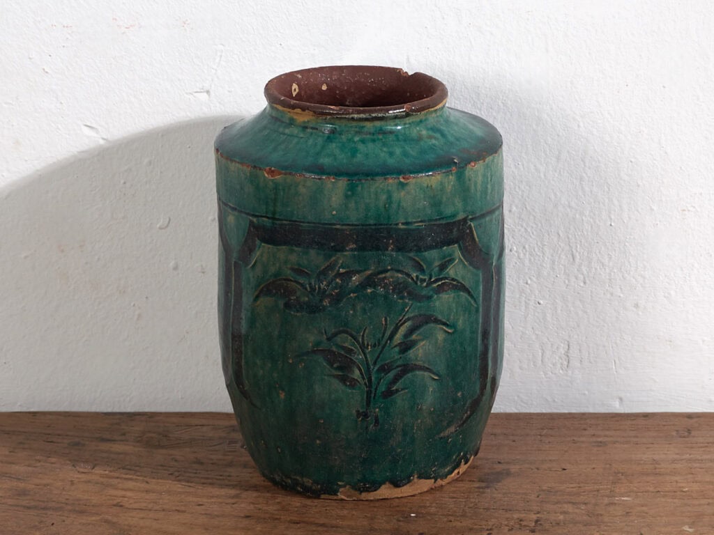 Antique Chinese vase with vegetal details (c.1820) #11
