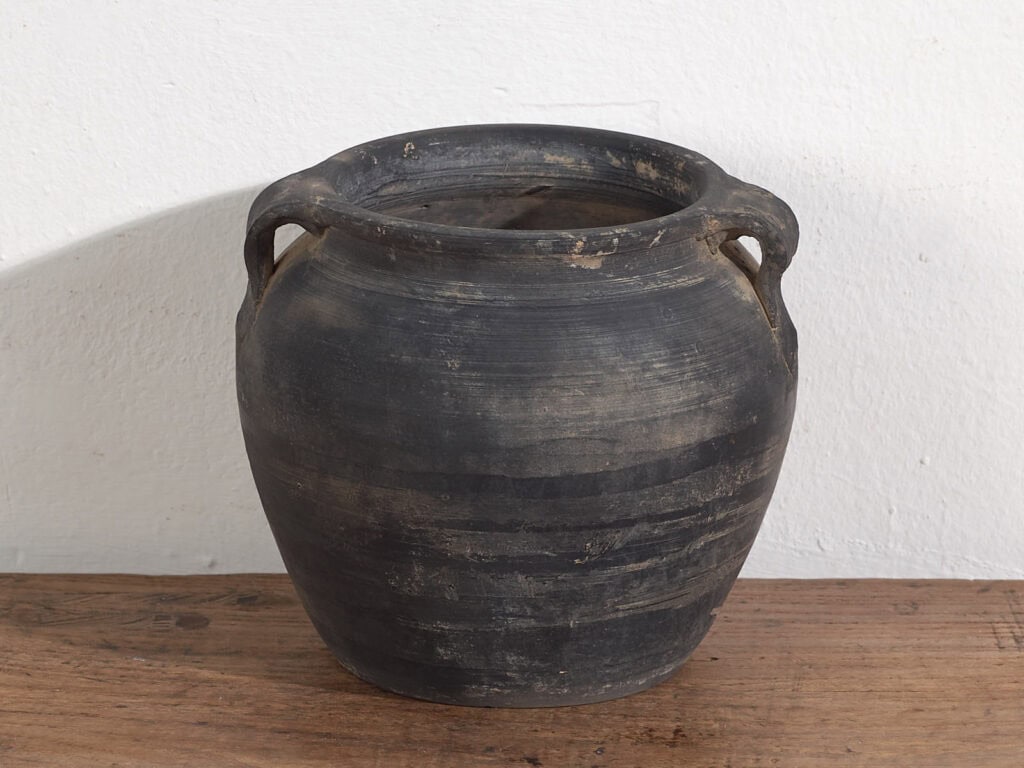 Antigua vasija de tonos oscuros (c.1900) #6