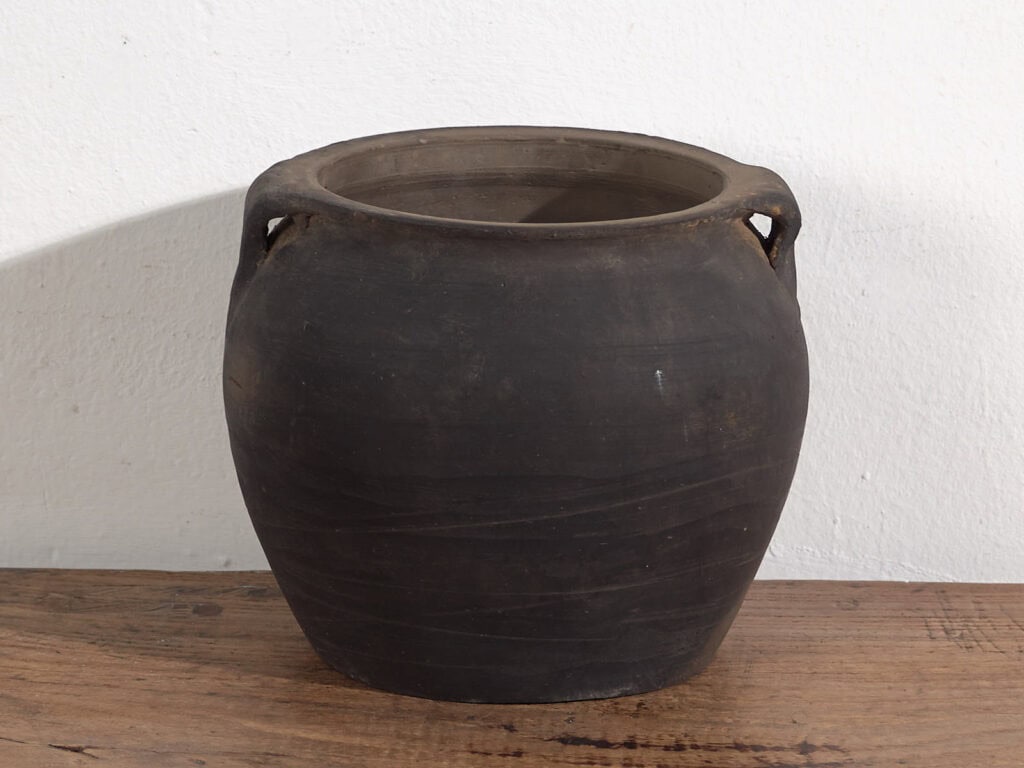 Jarrón antiguo de tonos oscuros (c.1900) #13