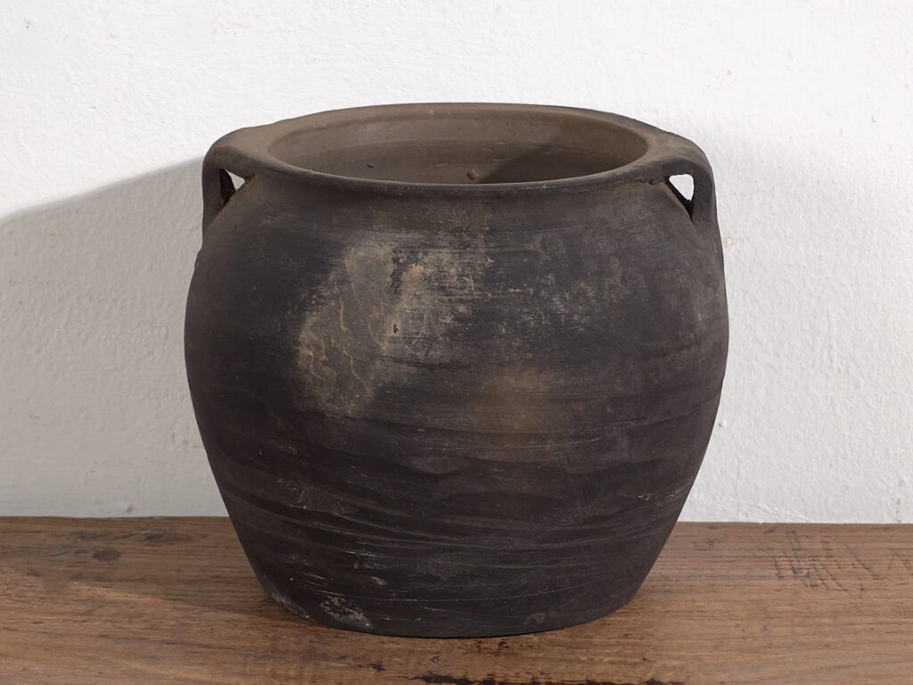 Jarrón antiguo de tonos oscuros (c.1900) #13