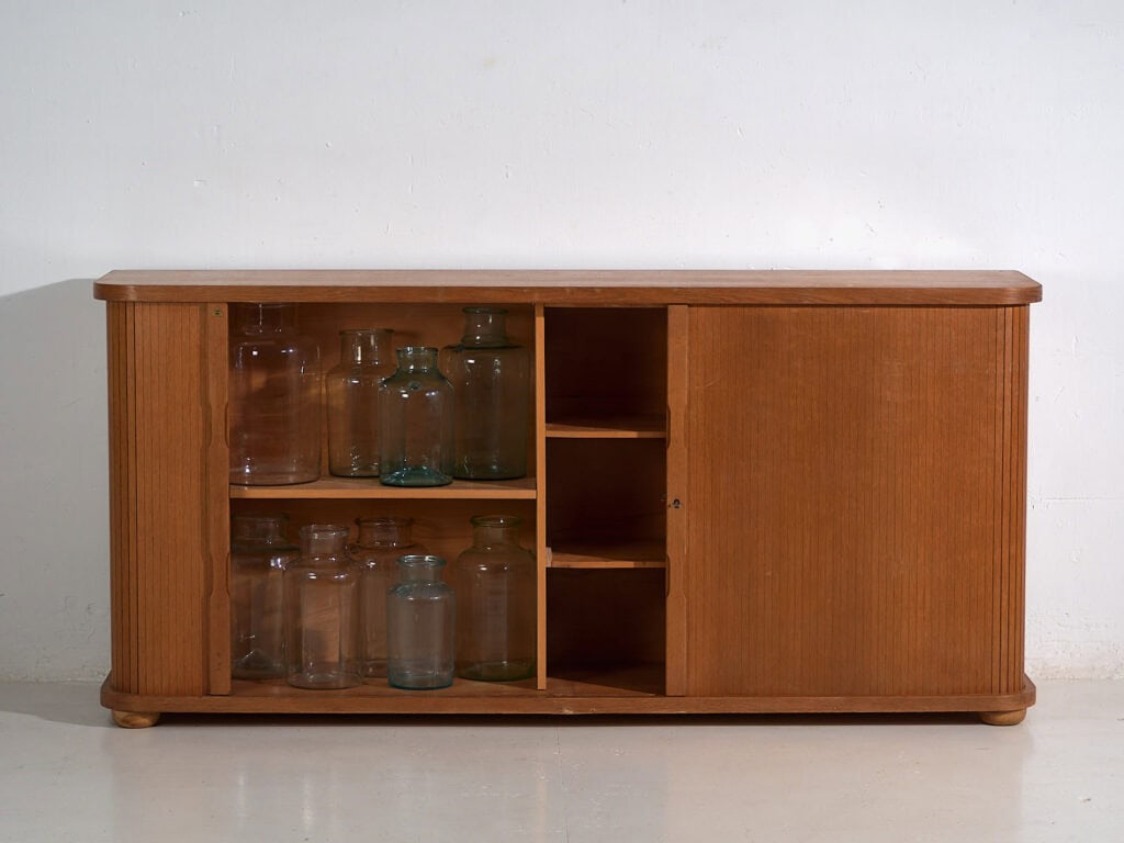 Aparador Mid century con puertas de tambor (c.1960) #111