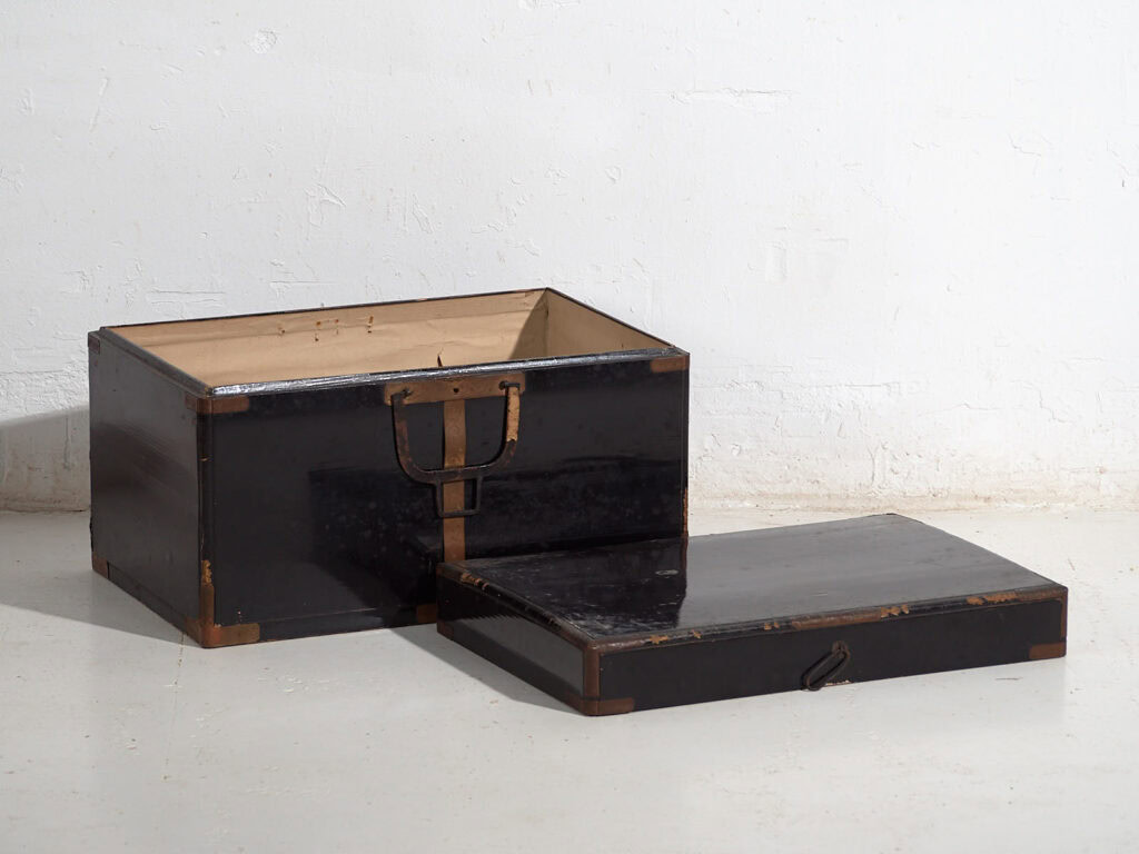 Cofre japonés antiguo de color oscuro - Periodo Meiji / Taishō (c.1868-1926) #13