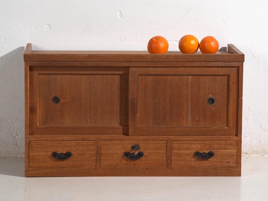 Tansu bajo antiguo con puertas correderas – Periodo Taishō / Showa (c.1920-1970) #12