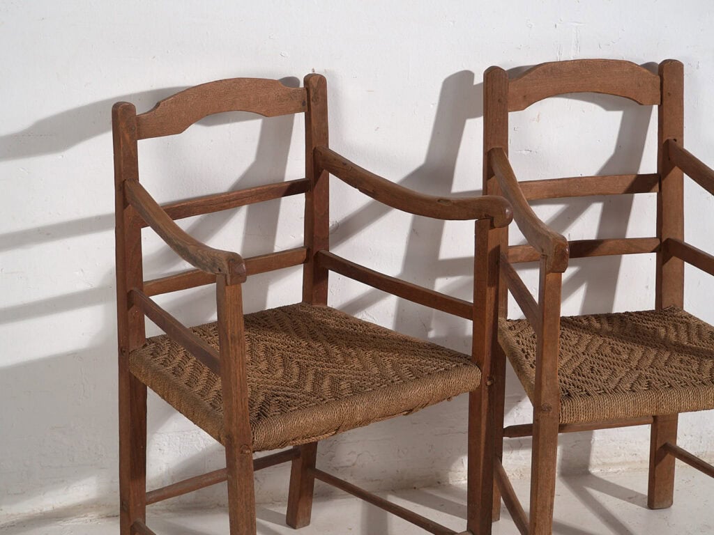 Butacas antiguas de madera de roble (c.1900). Conjunto de 2 piezas