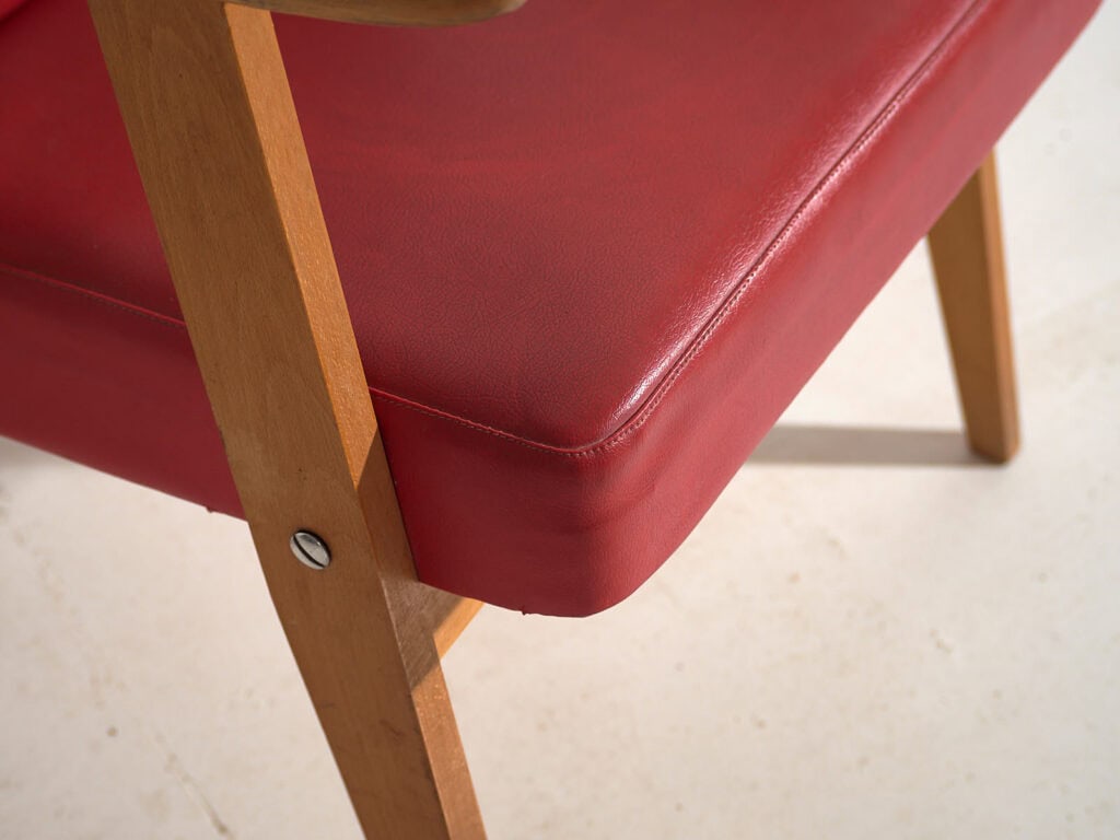 Sillón rojo vintage con reposabrazos (c.1960)