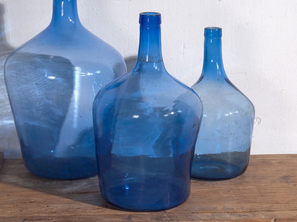 Damajuanas antiguas color azul (c.1920). Conjunto de 3 piezas #1