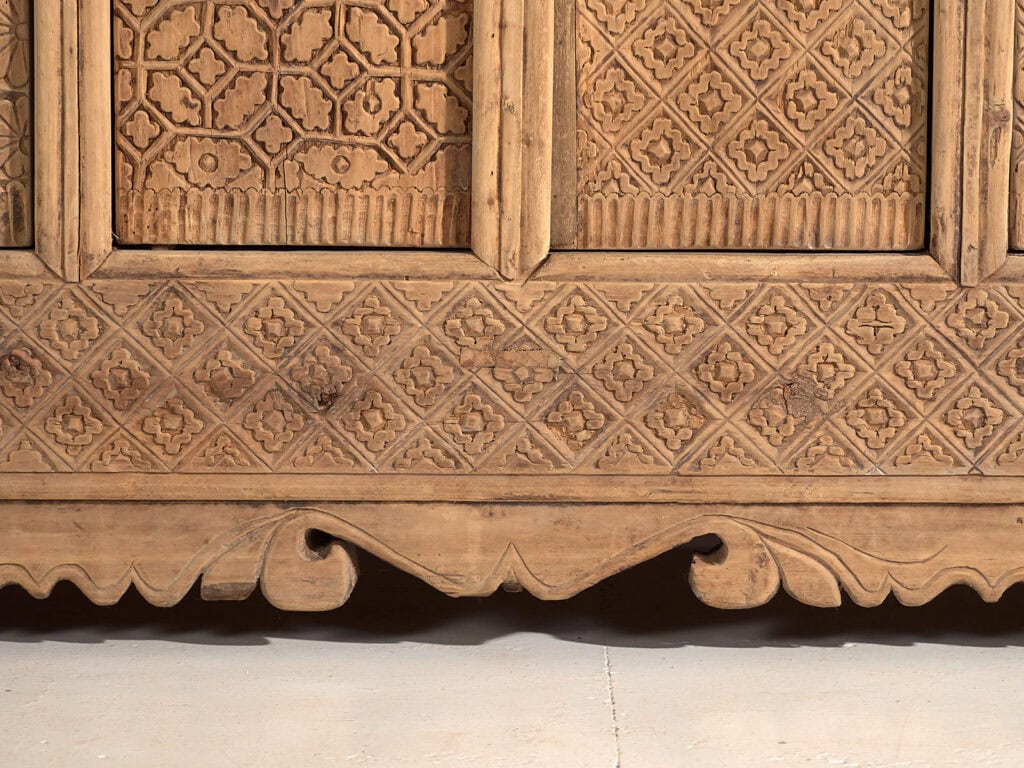 Aparador bajo antiguo tallado a mano (c.1850) #62