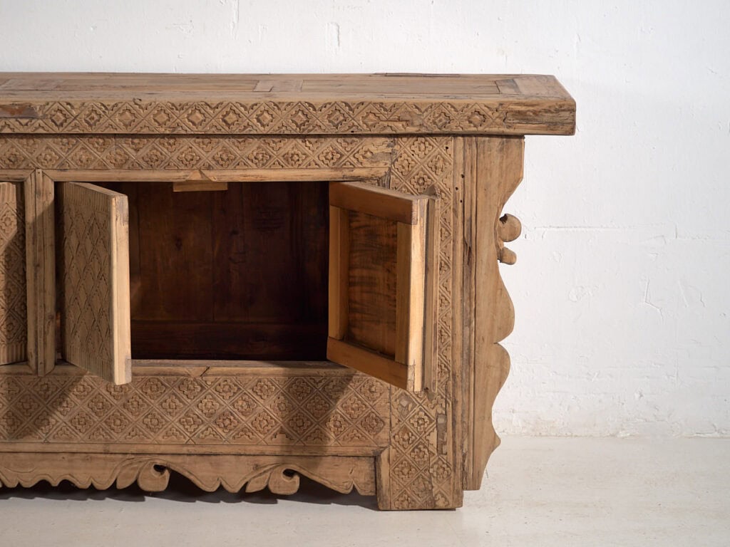 Aparador bajo antiguo tallado a mano (c.1850) #62