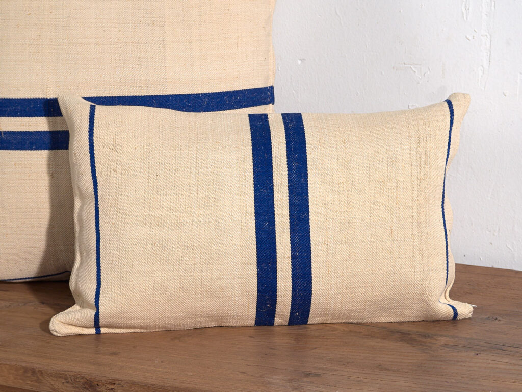 Cojín de lino antiguo de rayas color azul marino #1