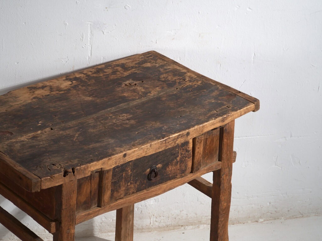 Mesa antigua de madera maciza – Mesa auxiliar china con cajón – circa 1900